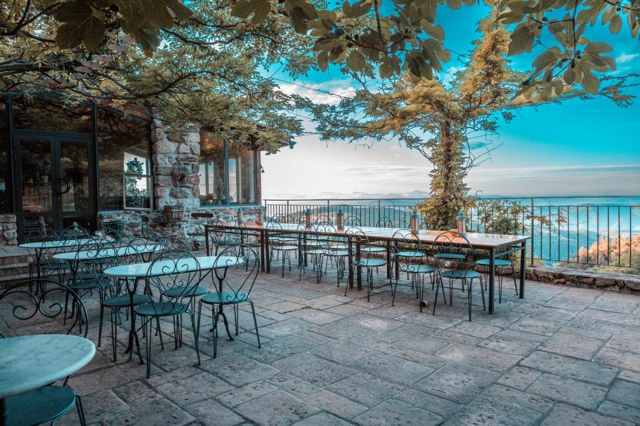 Le Hameau De La Mure *